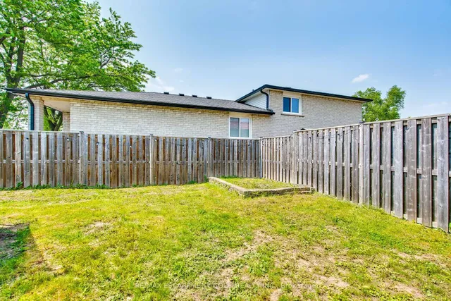 Additional image 37 of 70 Golfwood Dr