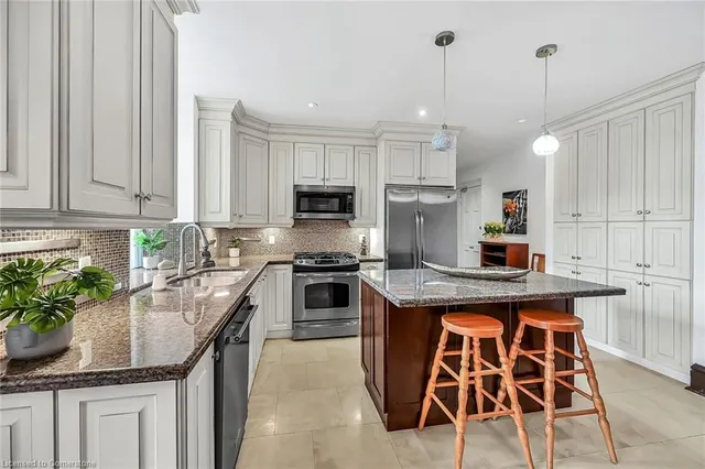 Additional image 8 of 86 Herkimer St Unit PH41