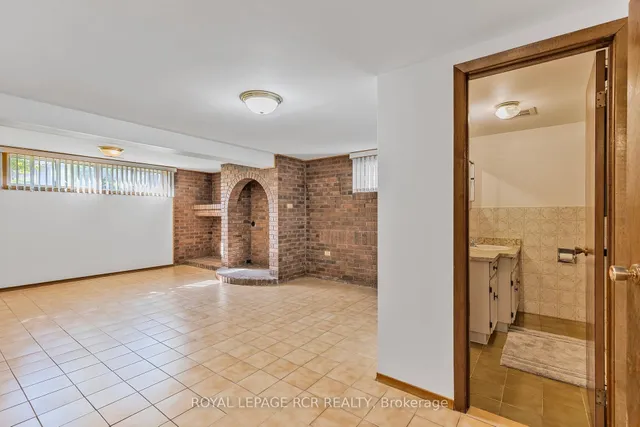 Additional image 32 of 26 Ludstone Dr