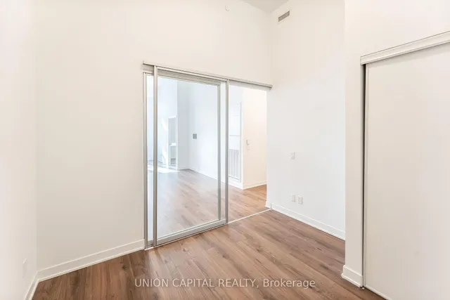 Additional image 13 of 405 Dundas St Unit 114