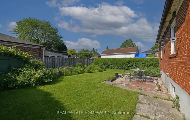 Additional image 25 of 111 Surrey Ave