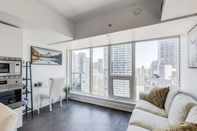 Additional image 8 of 955 BAY St Unit 2915