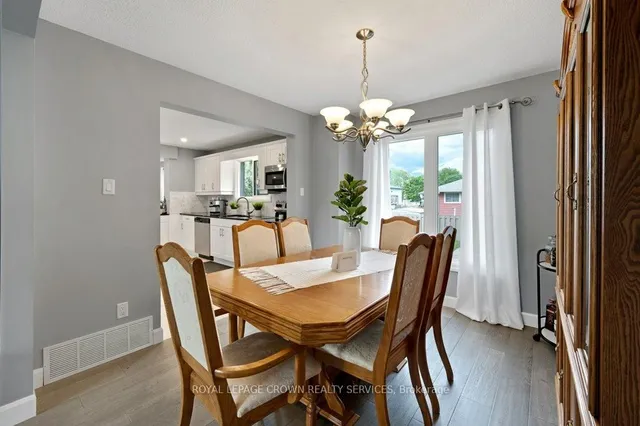 Additional image 10 of 14 Pathfinder Cres