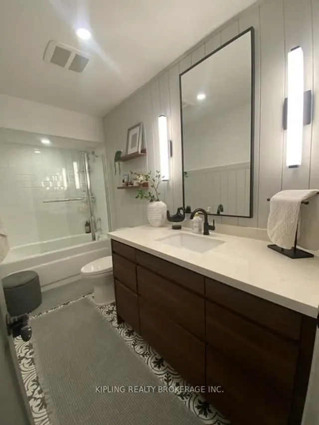 Additional image 15 of 923 Daryl Dr