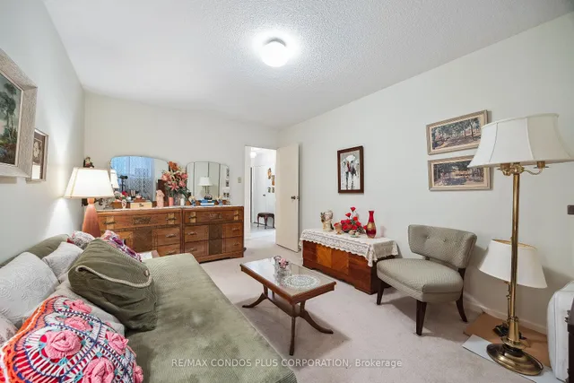 Additional image 16 of 62 Wellesley St Unit 902