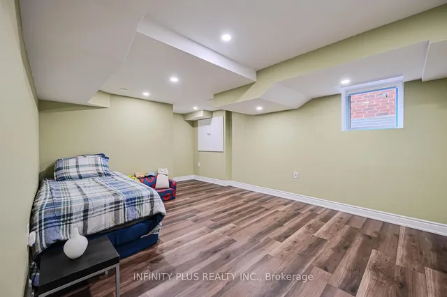 Additional image 33 of 3 Lacoste Blvd