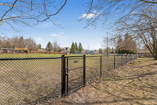 Additional image 32 of 122 DUNDAS St Unit 19