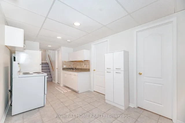 Additional image 36 of 41 Acores Ave