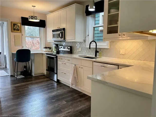 Additional image 26 of 65 Hyde Park Ave