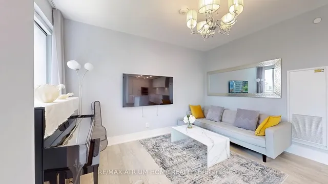 Additional image 18 of 1 Gloucester St Unit 715