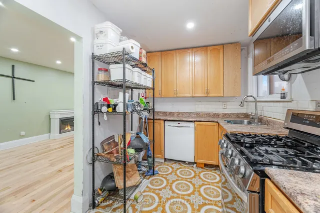 Additional image 17 of 91 Laurel Ave