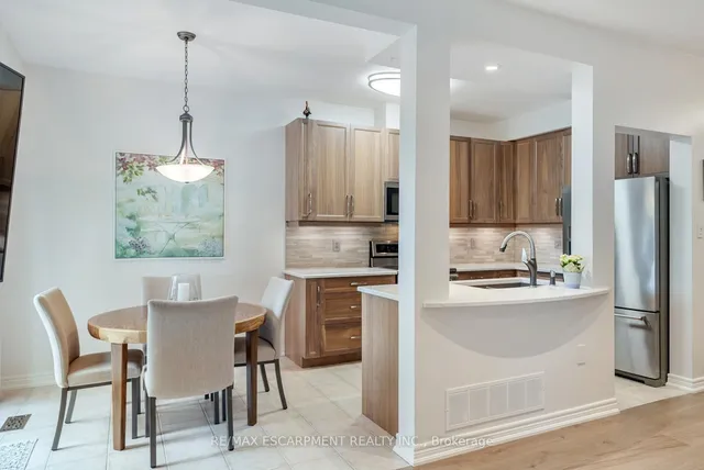 Additional image 12 of 16 OLIVIA Pl