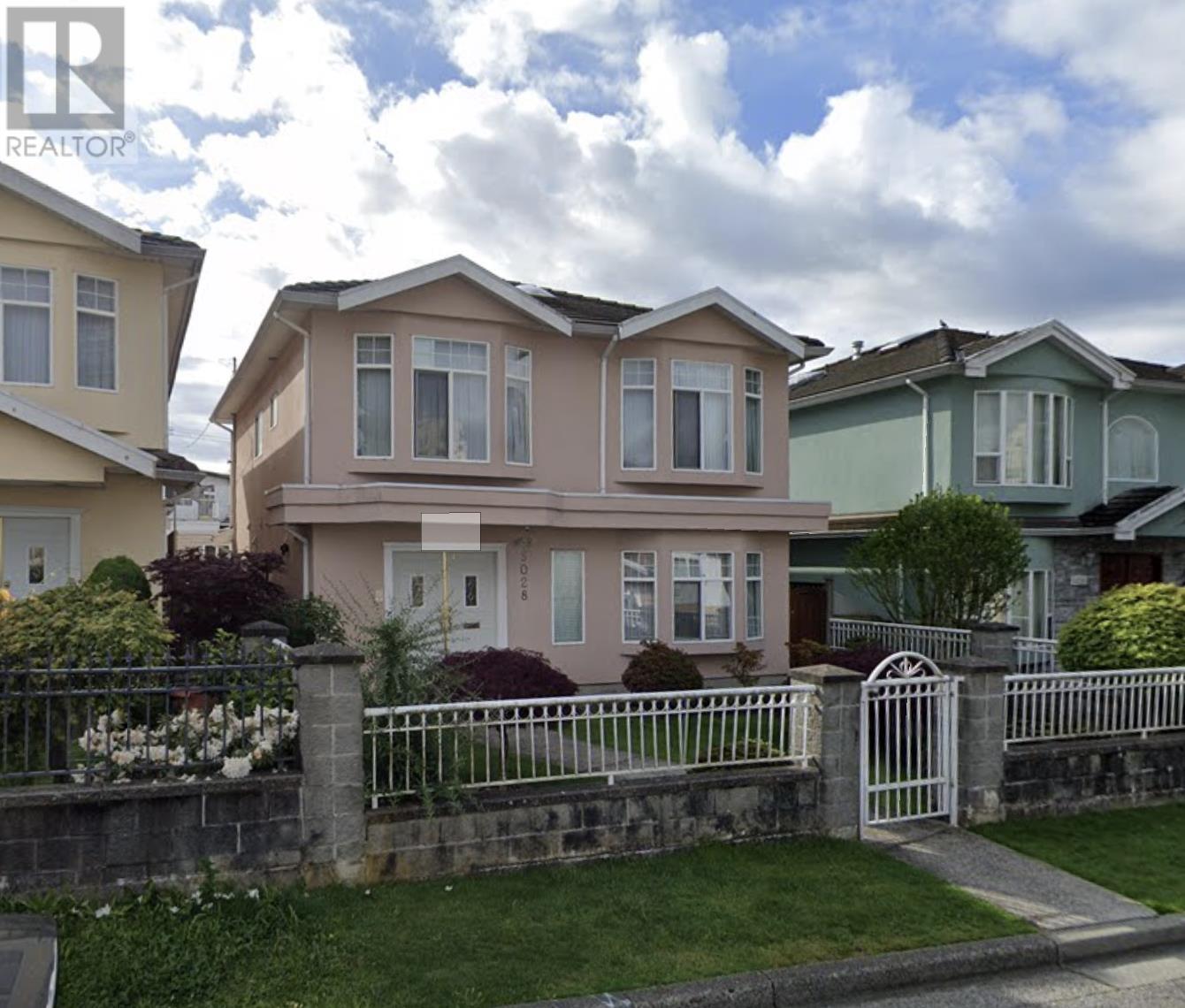 5028 PAYNE STREET|Vancouver, British Columbia V5R4J6