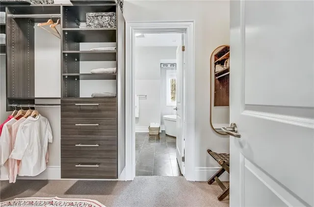 Additional image 24 of 41 Twenty Ninth St