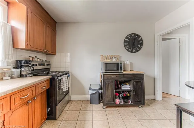 Additional image 40 of 218 Margaret Ave