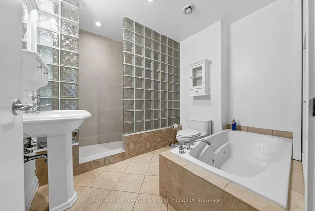 Additional image 21 of 500 Queens Quay Unit 201E