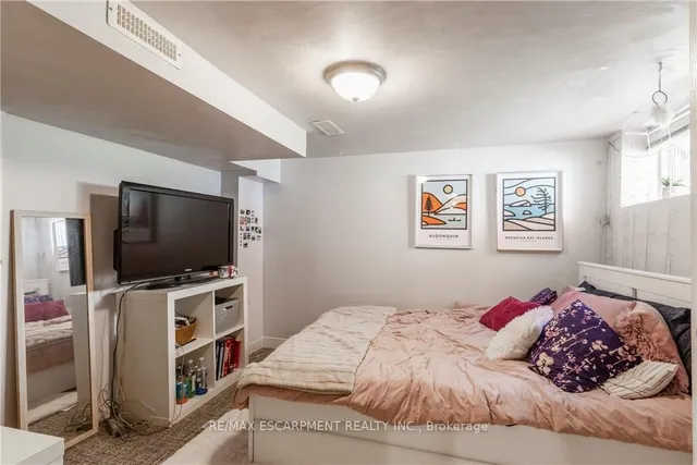 Additional image 37 of 44 Dalewood Cres
