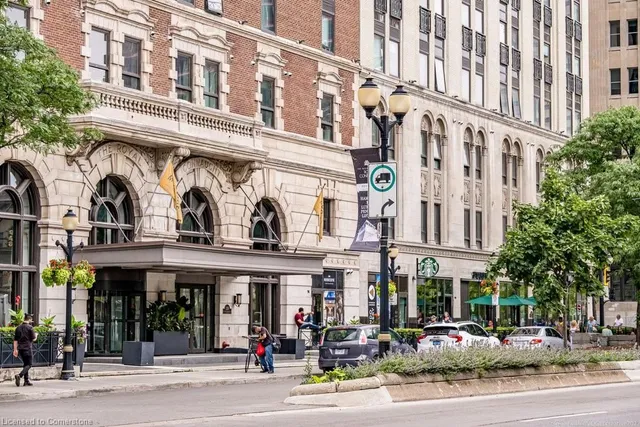 Additional image 42 of 118 King Street East St Unit 723