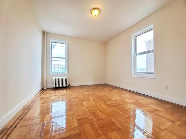 75 Ellwood St #3C, New York, NY 10040