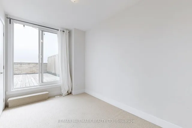 Additional image 37 of 1068 Lansdowne Ave