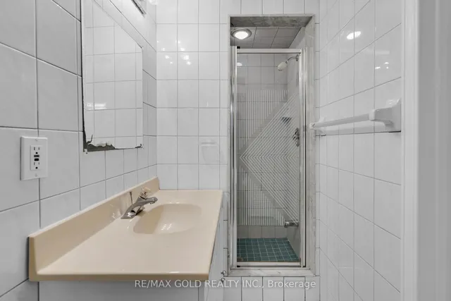 Additional image 37 of 78 Candy Cres