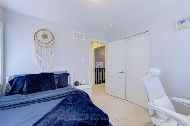 Additional image 34 of 18 Fenchurch Dr