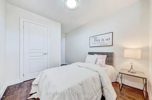 Additional image 35 of 1 Goldthread Terr