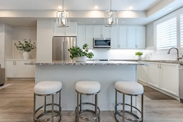 Additional image 8 of 2362 New St Unit 8
