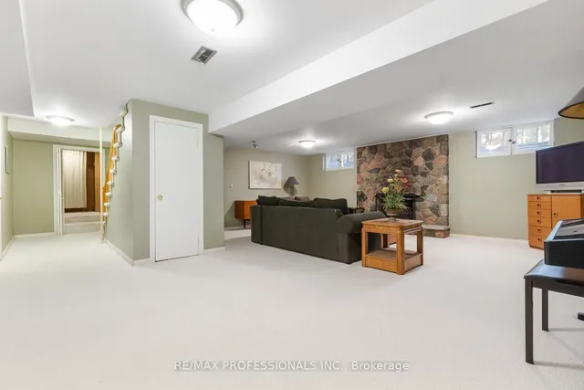 Additional image 31 of 15 Warrender Ave