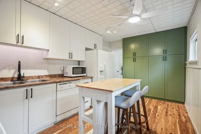 Additional image 5 of 2 Leyton Ave