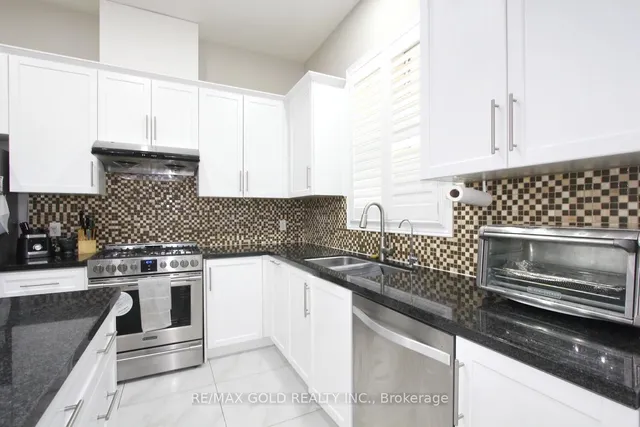 Additional image 18 of 14 Lisson Cres