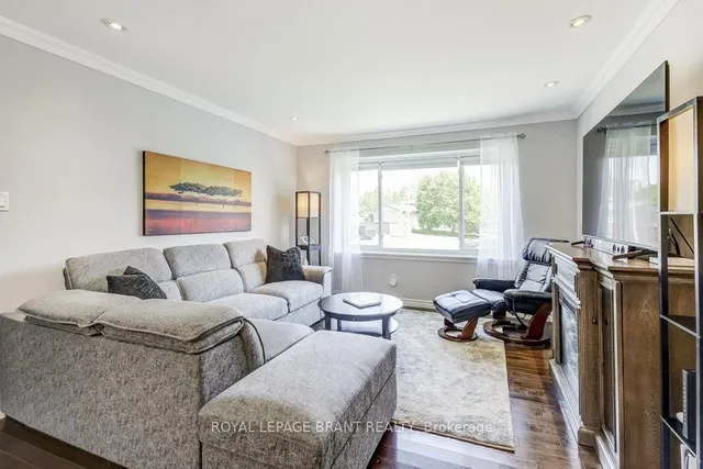 Additional image 13 of 726 Applewood Cres