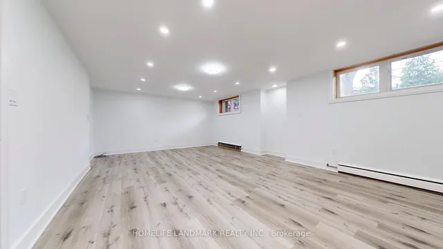 Additional image 33 of 12 Carousel Crt