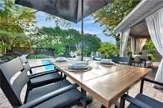 Additional image 29 of 564 Rosedale Cres