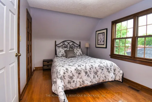 Additional image 17 of 90 Howe Ave