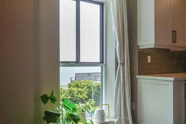 Additional image 14 of 5250 Lakeshore Rd Unit 106