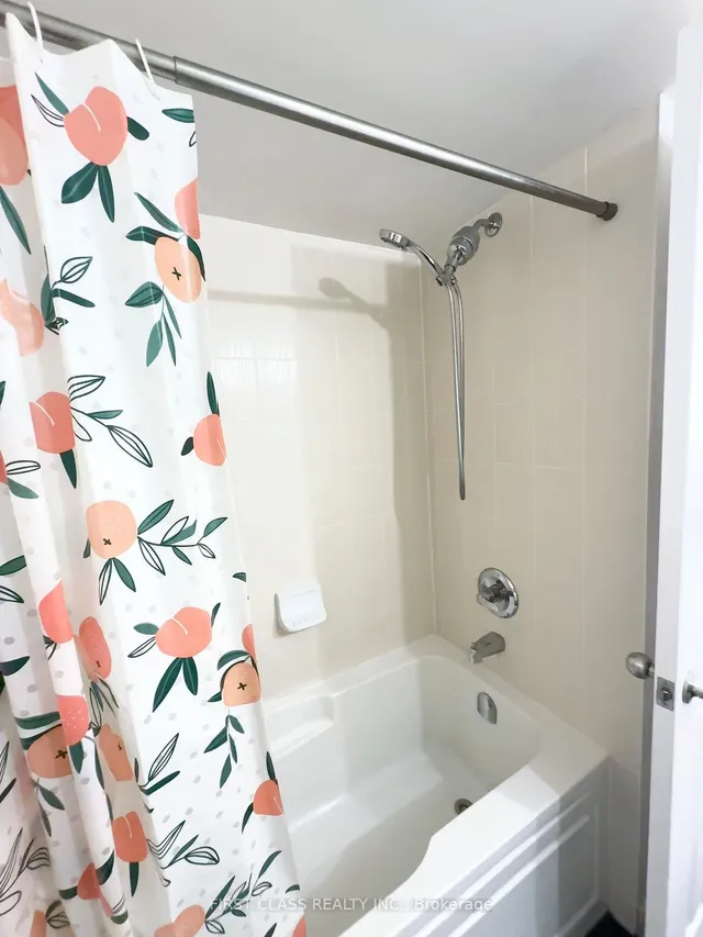 Additional image 25 of 13 Eaton Park Lane Unit 16