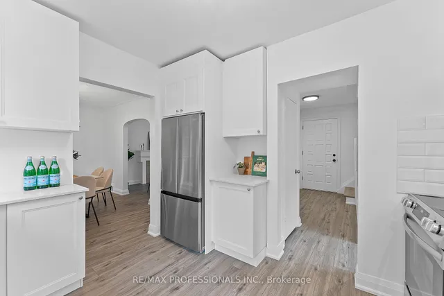 Additional image 28 of 875 Royal York Rd