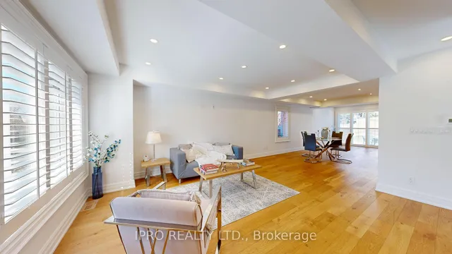 Additional image 3 of 98 Poyntz Ave