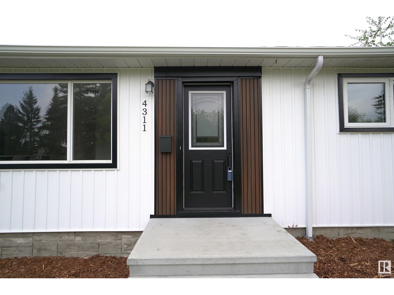 4311 106 AV NW|Edmonton, Alberta T6A1E1