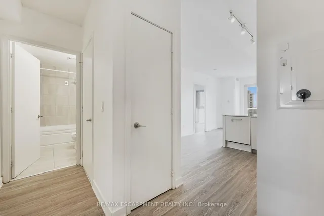 Additional image 7 of 5180 Yonge St Unit 6