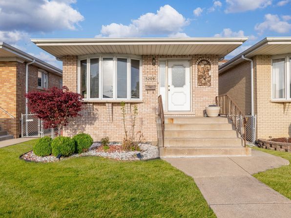 5209 S Narragansett Ave, Chicago, IL 60638