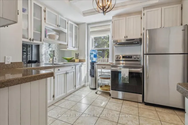 Additional image 15 of 585 Dundas St