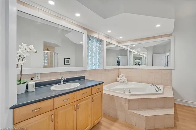 Additional image 17 of 15 Fairmount Ave