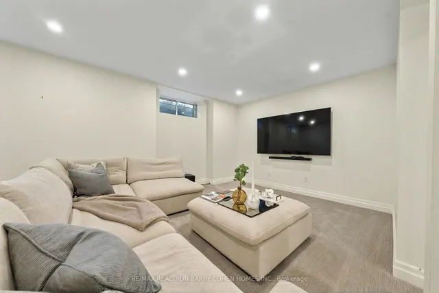 Additional image 16 of 67 Chatsworth Dr