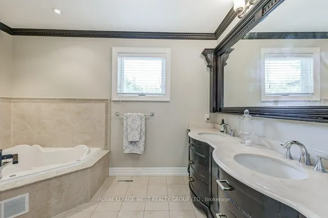 Additional image 25 of 41 Vancho Cres