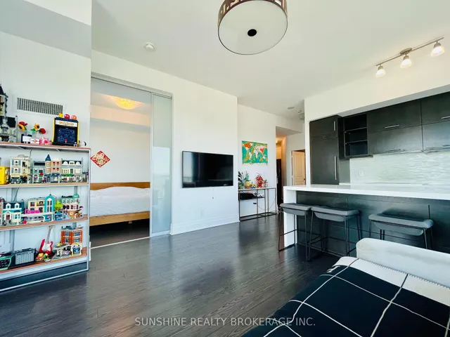 Additional image 27 of 1080 Bay St Unit 5208