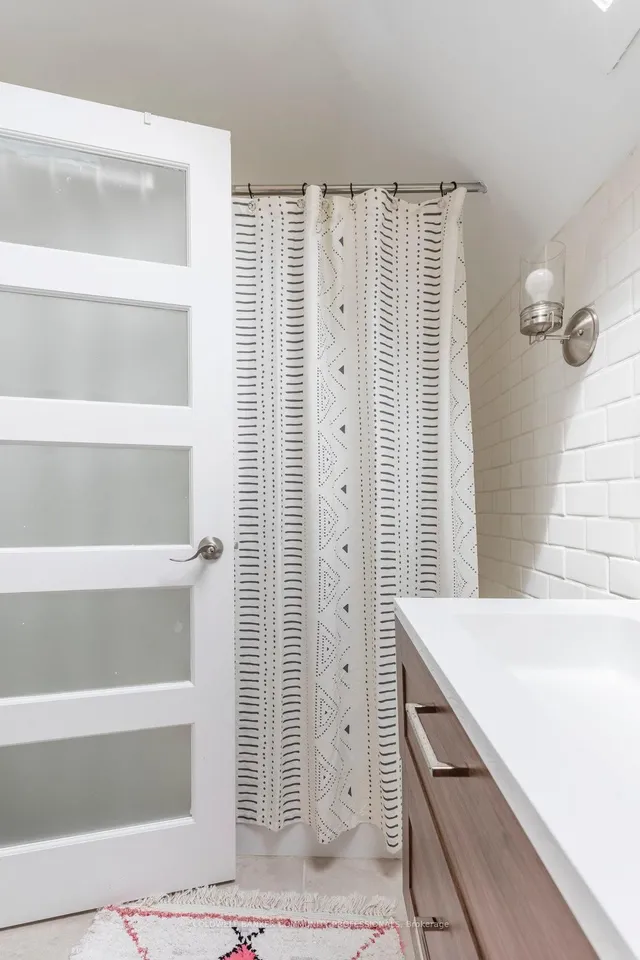 Additional image 34 of 14 Martin Rd