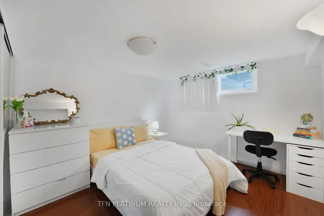 Additional image 18 of 17 Frost St