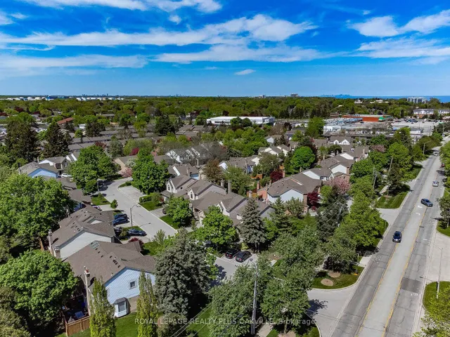 Additional image 34 of 5255 Lakeshore Rd Unit 49